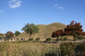 古墳公園（天馬塚・チョンマチョン）