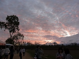 離陸場所から見る美しい朝焼け