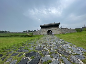 水原華城の東門、蒼龍門