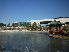 韓国博物館開館100周年記念に建てられた青磁亭