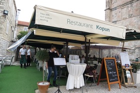 クロアチア全土の料理が楽しめるレストラン、コプン