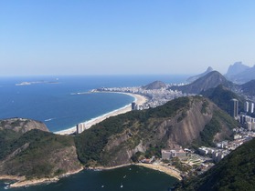 リオの街並みやコパカバーナビーチなどを見渡せる絶景