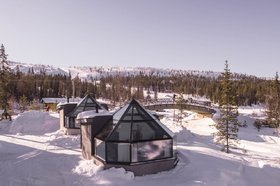 昼間のガラスイグルーから見る雪景色も最高