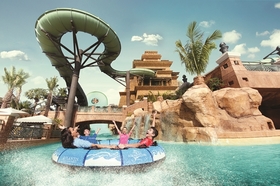 ドバイで人気No.1のウォーターパーク「Aquaventure」