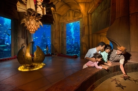 古代遺跡をテーマにした水族館「The Lost Chambers Aquarium」