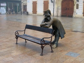 ブラチスラヴァ市内にはユニークな像がいっぱい！