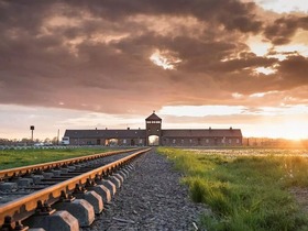 世界遺産のアウシュヴィッツ & ビルケナウ 強制収容所を日帰りで訪問