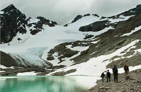 エメラルドラグーンと氷河のある光景は、ウシュアイアならでは。