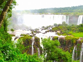 ブラジル側の国立公園ではパノラマビューが楽しめます。