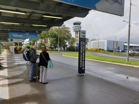 ケアンズ空港のお迎え場所のイメージ。