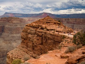 世界遺産、グランドキャニオンの絶景を遊覧飛行と地上ツアーの両方で満喫！