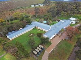 アドゥ・エレファント国立公園を見下ろす丘の上の4スターホテル