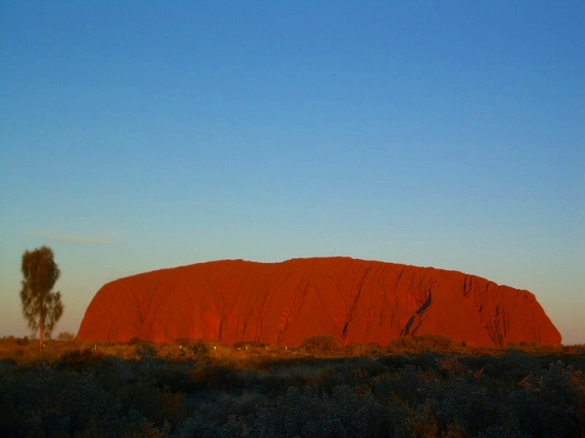 ウルル（エアーズロック） 日本語ロックコネクション！見所すべて