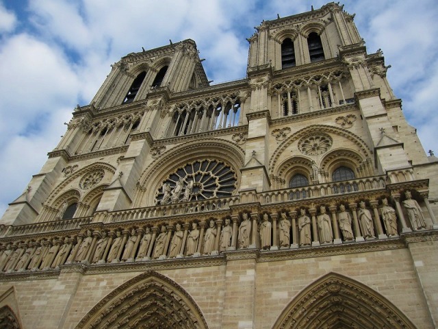 パリの人気観光スポットを約1.5時間で巡る！格安パリ車窓観光 (日本語