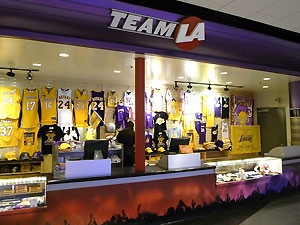 ロサンゼルス ロサンゼルス・レイカーズ観戦ツアー（1階席指定／SEC