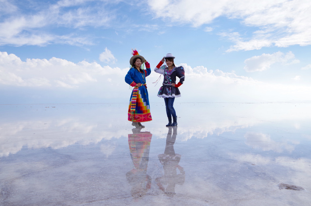 ウユニ塩湖1日と夕日ツアー[ホットホリデー日本人スタッフ同行/12月
