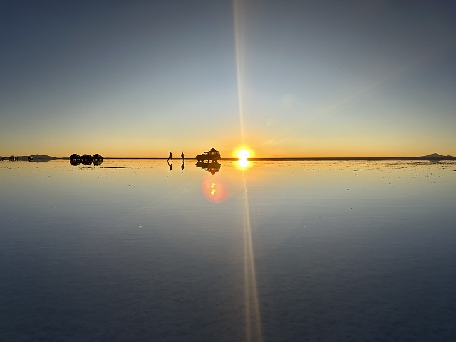 ラパス発1泊2日ウユニ塩湖日本語ツアーパッケージ|ホットホリデー