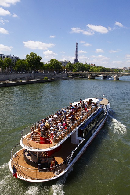 船上からパリの景色を優雅に楽しもう