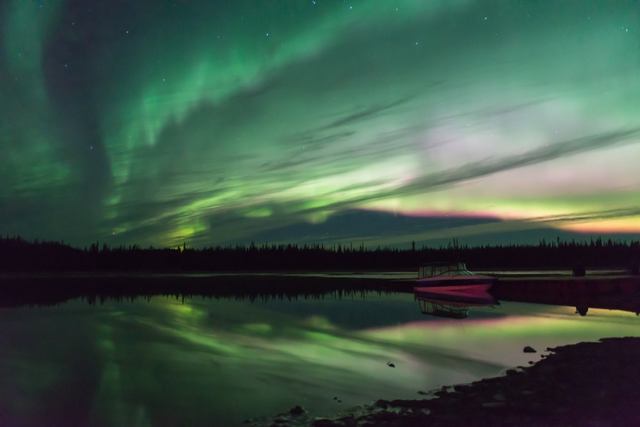 イエローナイフ オーロラ鑑賞ツアー[イエローナイフ発/ 日本語ガイド