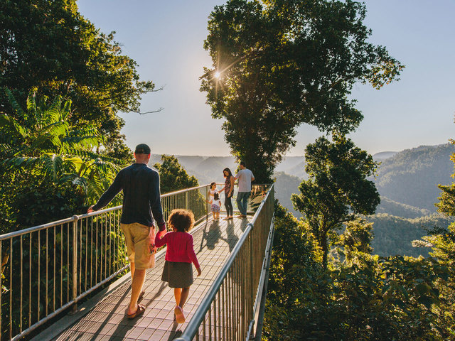 ケアンズ パロネラパーク (2年間パス/ 英語ガイド園内ツアー付) + 熱帯