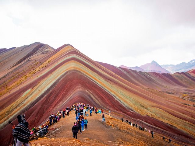 レインボーマウンテン1日トレッキングツアー【日本語ガイド