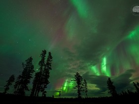 ノーザンライツリゾート＆スパに泊まる！ラグジュアリーな夏・秋のオーロラ鑑賞オールインクルーシブ4泊5日【ホワイトホース空港発着/ 送迎＋宿泊＋各種アクティビテイ＋全食事付き】