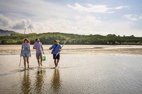 先住民のアボリジナル文化・習慣に触れる旅：デインツリー＆モスマン渓谷1日ツアー