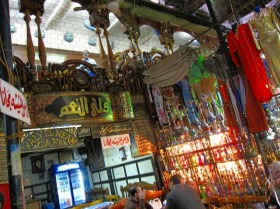 モハメッドアリモスクとハンハリ－リ 市場でショッピング