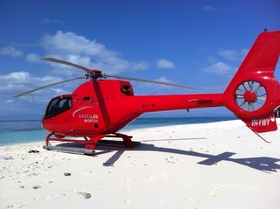 ヘリコプターで行く砂の島「サンドケイ」
