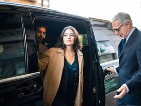 専用車チャーターで快適送迎! アテネ空港またはピレウス港 → アテネ市内ホテルへの片道送迎