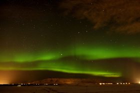 アイスランドでオーロラ鑑賞 5日間 [航空券・オーロラツアー・宿4泊] ロンドン発