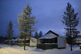 ロヴァニエミで宿からオーロラ鑑賞 6日間 [航空券・ガラスイグルー2泊・市内2泊] 東京発