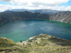 南米一美しいカルデラ湖 キロトア湖1日ツアー【英語ガイド】