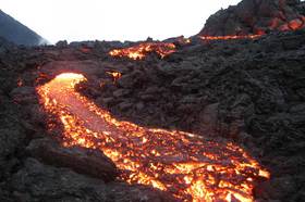 中米で最も活発な活火山 パカヤ火山1日ツアー