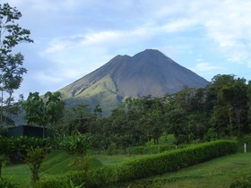 アレナル火山＆モンテベルデ自然保護区2泊3日【サンホセ発着/ホテル2泊】