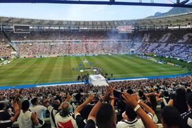 サッカー大国 ブラジルでサッカー観戦！【英語ガイド】