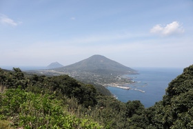 登龍峠・ポットホール 苔の森散策コース【東京都八丈島】