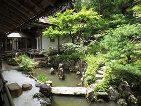 世界遺産 高野山のお寺に泊まる！蓮華定院 1泊2日【成田空港発 関西空港行 JETSTAR利用/ 宿坊1泊/ 体験】