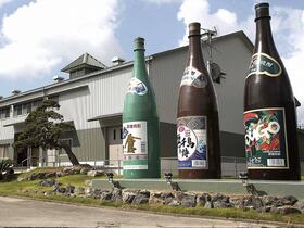 地元産の素材へのこだわり！「奄美大島酒造」工場見学！【奄美大島龍郷町】