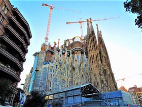 サグラダ・ファミリア・ツアー！塔のエレベーター付き世界遺産サグラダ・ファミリア入場観光＜午前＞（日本語観光ガイド付）】