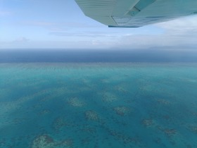 上空からのグレートバリアリーフ