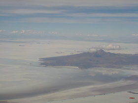 空から見たウユニ塩湖