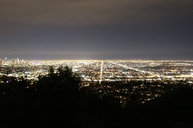 ロサンゼルスの夜景を一望