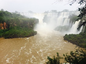 ブラジル側のイグアスの滝を効率良くみれます