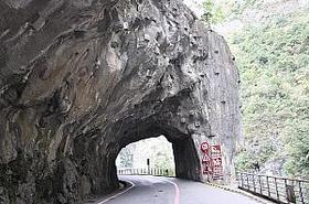 太魯閣(タロコ)大理石峡谷ツアー(往復列車)