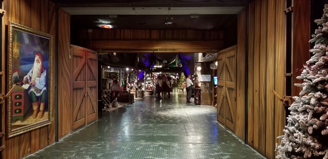 ロヴァニエミ 北極圏唯一のクリスマステーマパーク サンタパーク 入場 2日間有効 19年11月9日 年1月11日まで の予約ならホットホリデー