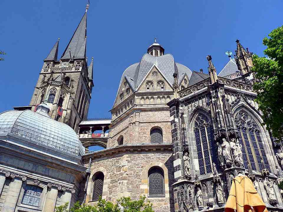 アーヘン の 大 聖堂