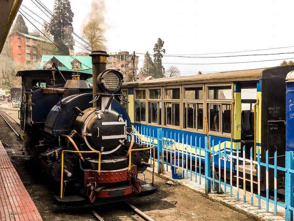 インドの山岳鉄道群