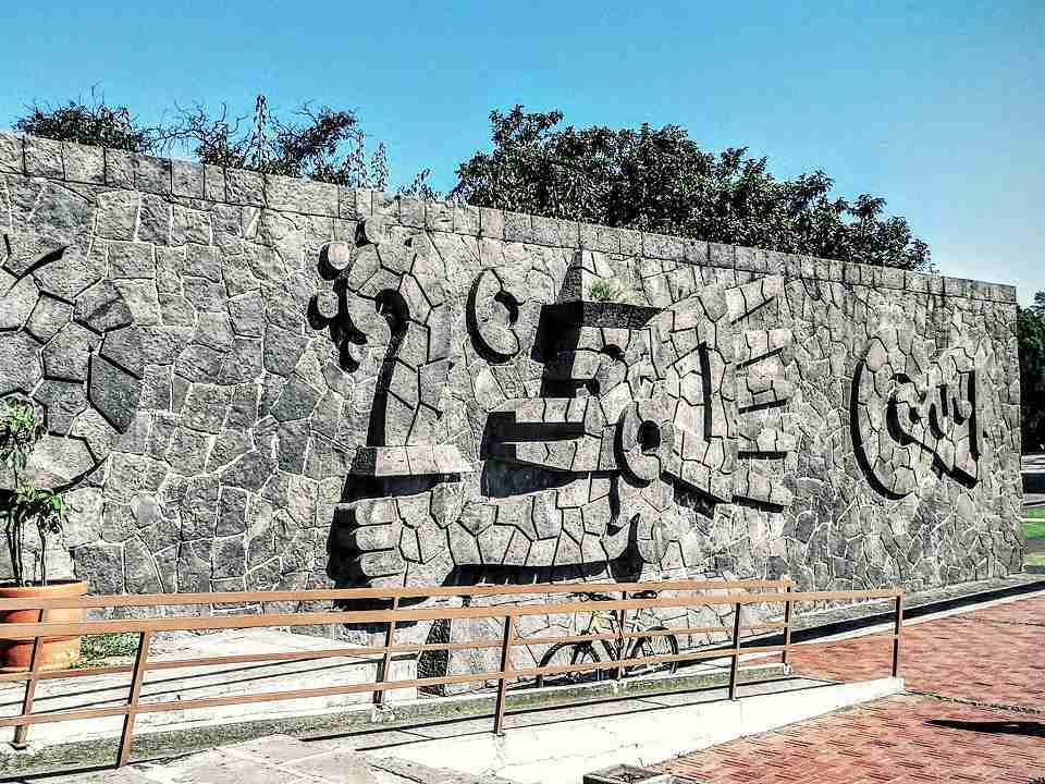世界遺産 メキシコ国立自治大学（UNAM）の中央大学都市キャンパス