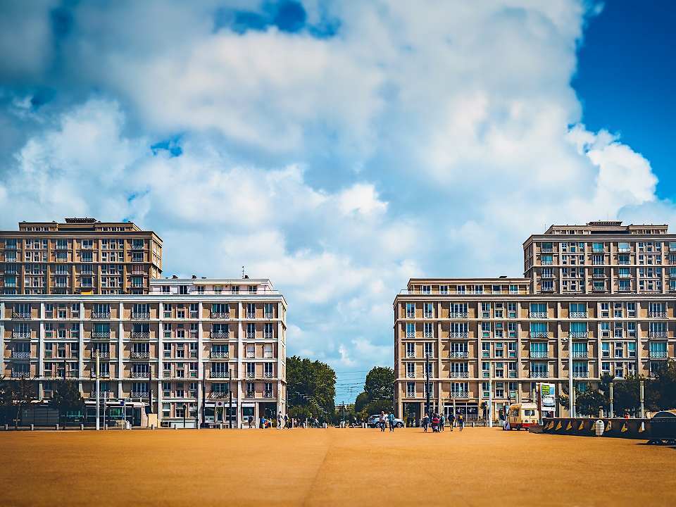 ル・アーヴル、オーギュスト・ペレによる再建都市|ホットホリデー